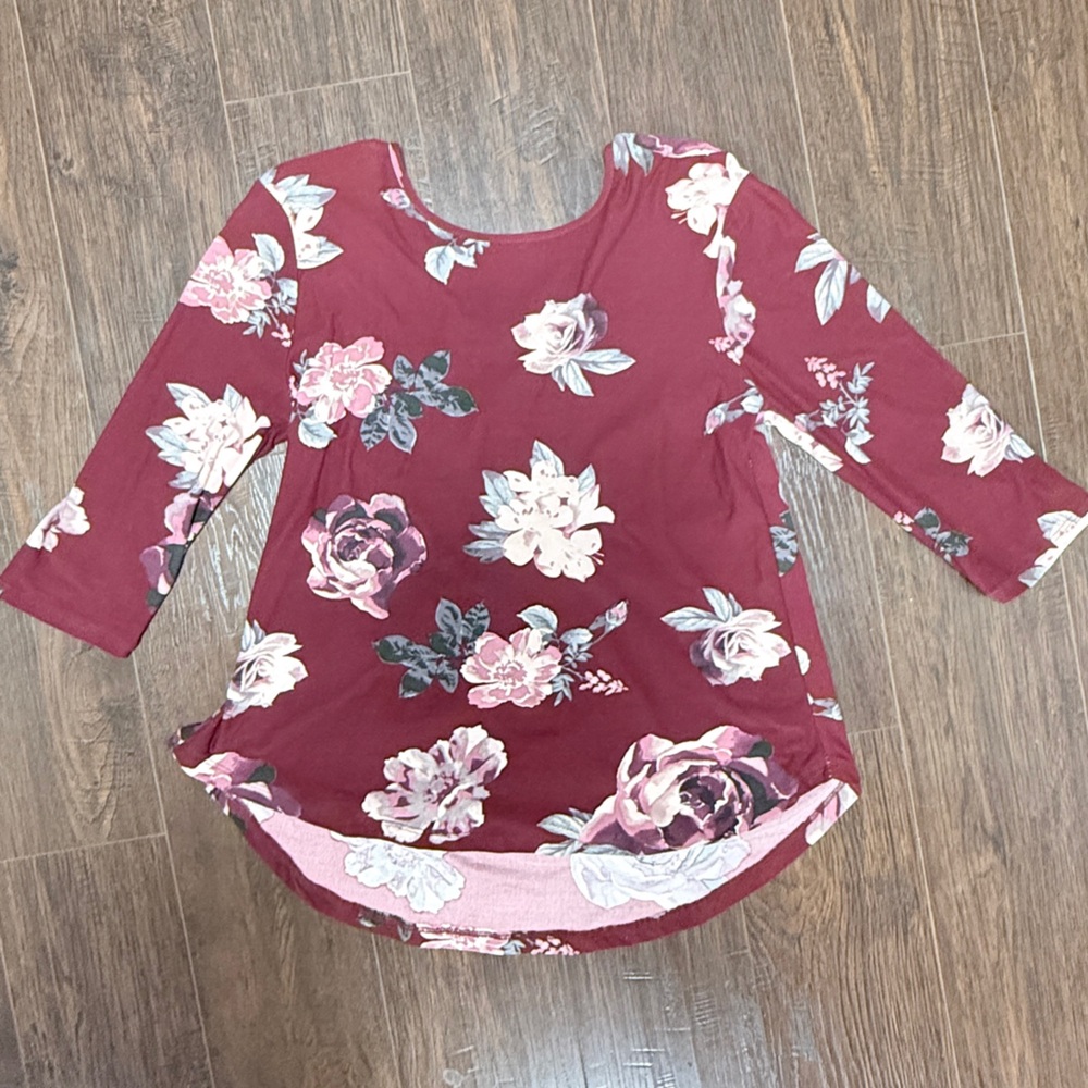 J IS FOR JUSTIFY PLUM WINE FORLAL TOP FAUX LACE AND TIES IN BACK 3/4  sleeves